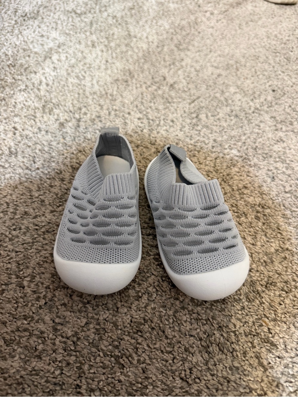 Kids Slip-On Knit Sneakers in Light Gray